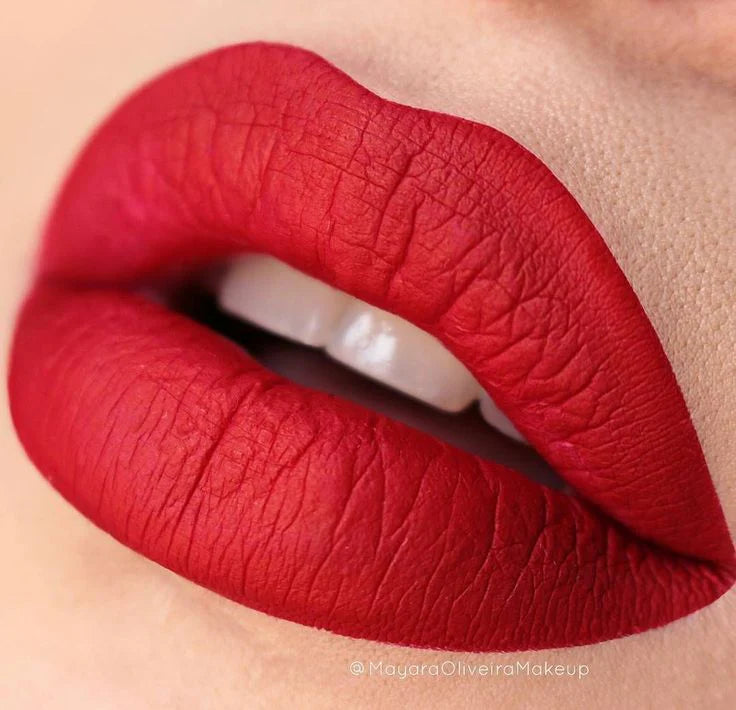 Une Beauté Qui S’adapte à Ton Humeur : 5 Couleurs 1 Seul Rouge à Lèvres.